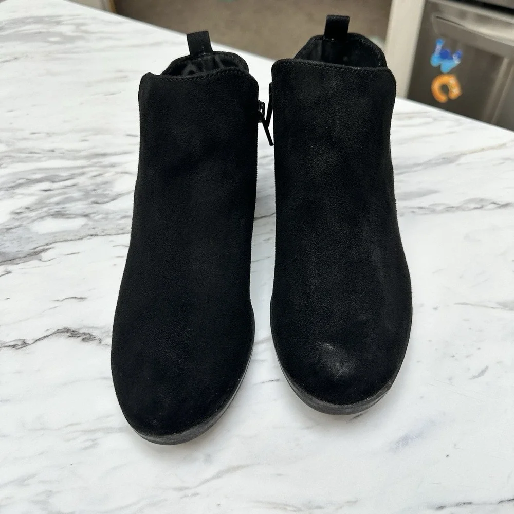 Arizona Jean Company Black Pointed Toe Memory Foam Ankle Booties Women's 6.5